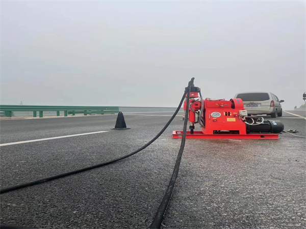 宝兴马路路基路面开裂下沉注浆加固灌浆