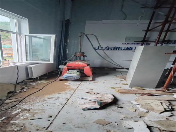 宝兴地基基础下沉墙体裂缝加固注浆顶升施工